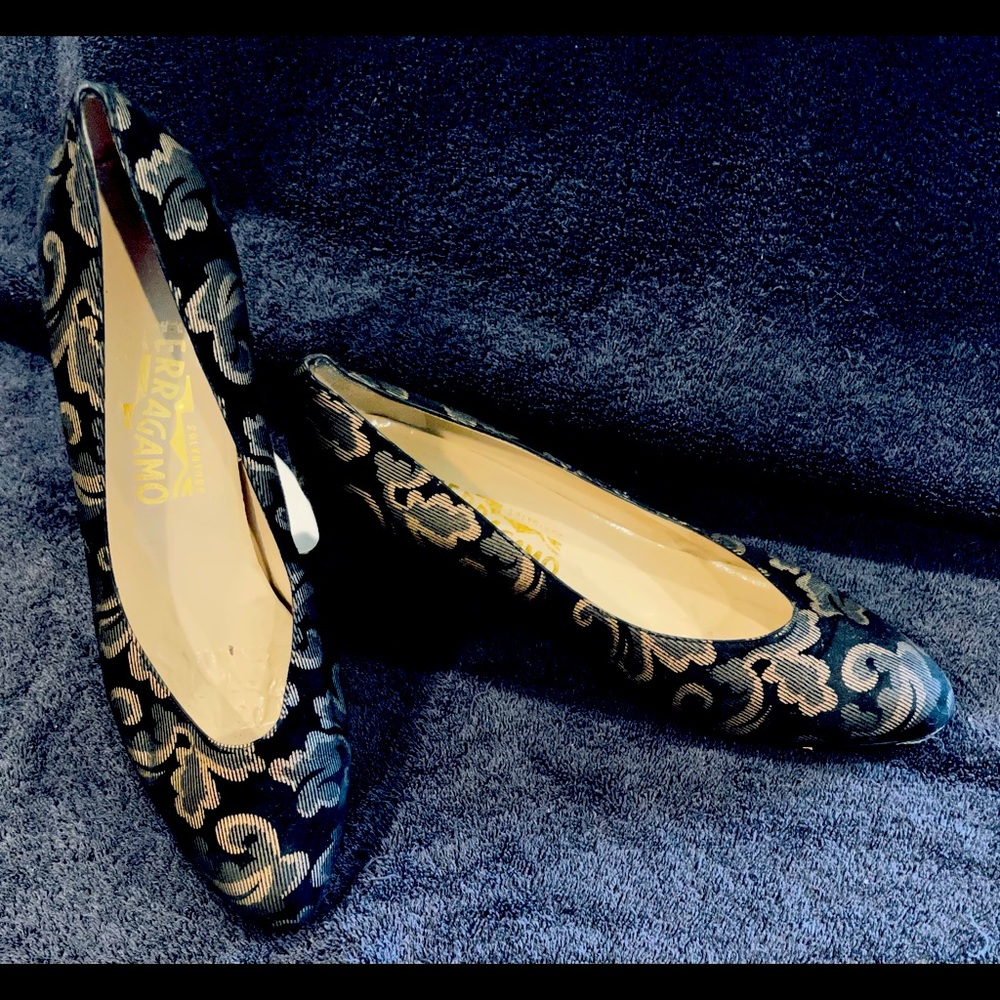 Salvatore Ferragamo Angel Pump w/Matching Purse